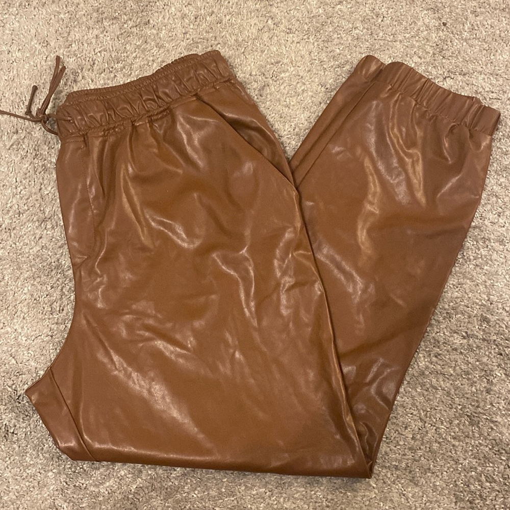 R Label SUPER SOFT 100% polyurethane jogger pants